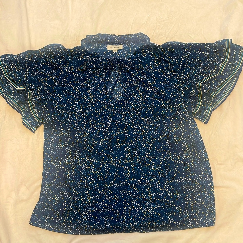 Max Studio navy top with two tiered light flowing ruffle short sleeves. Size S